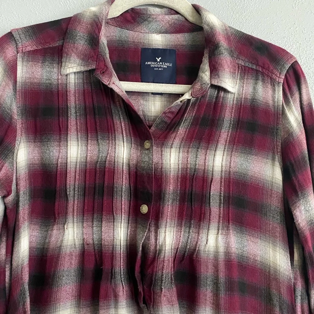 American Eagle Soft Shirt Women’s Size Small Maroon Plaid Half Button Up